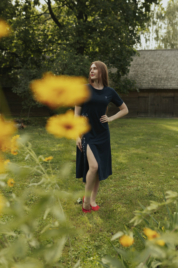 Dandelion. Dress with slit.