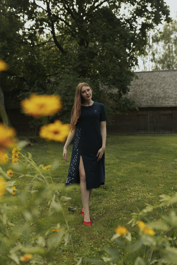 Dandelion. Dress with slit.